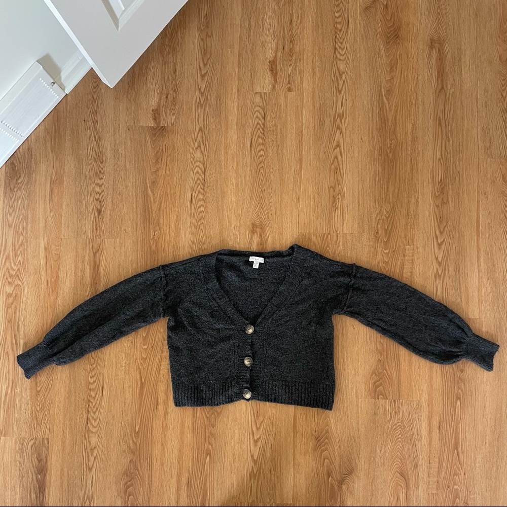 TOPSHOP gray button up cropped sweater